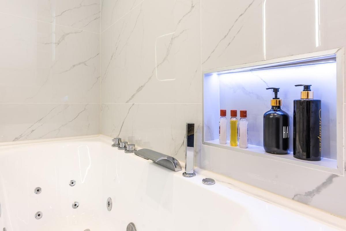 Raffine Avec Jacuzzi Et Ac - 6p * Parijs